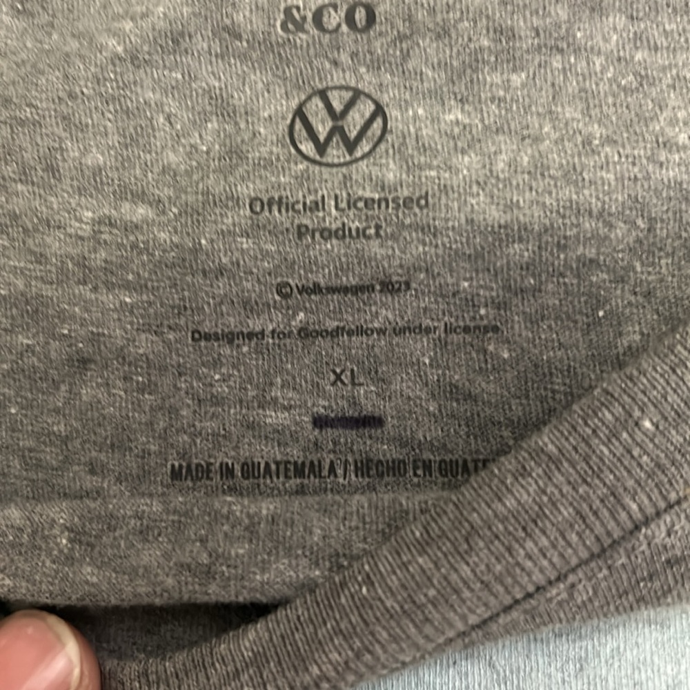 Goodfellow/Volkswagen Graphic T - Picture 3 of 3